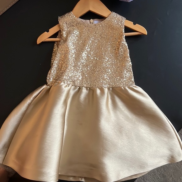 Florence Fancy: Gold sequin dress. Size 2 - Picture 1 of 3